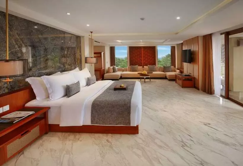 سوئیت با وان آب گرم, The Bandha Hotel & Suites