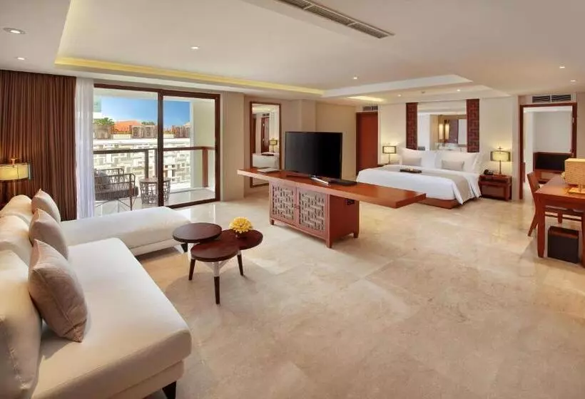 سوییت لوکس, The Bandha Hotel & Suites