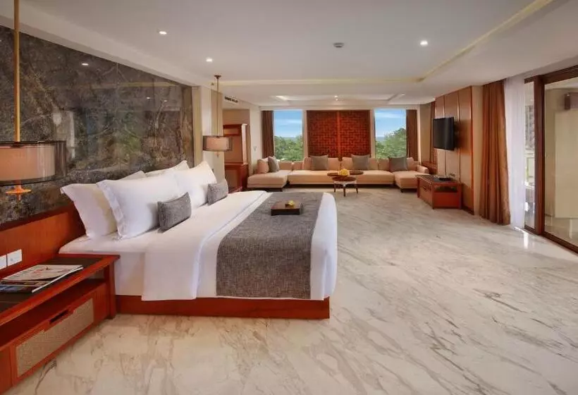 سوئیت با چشم‌انداز دریا و هیدروماساژ, The Bandha Hotel & Suites
