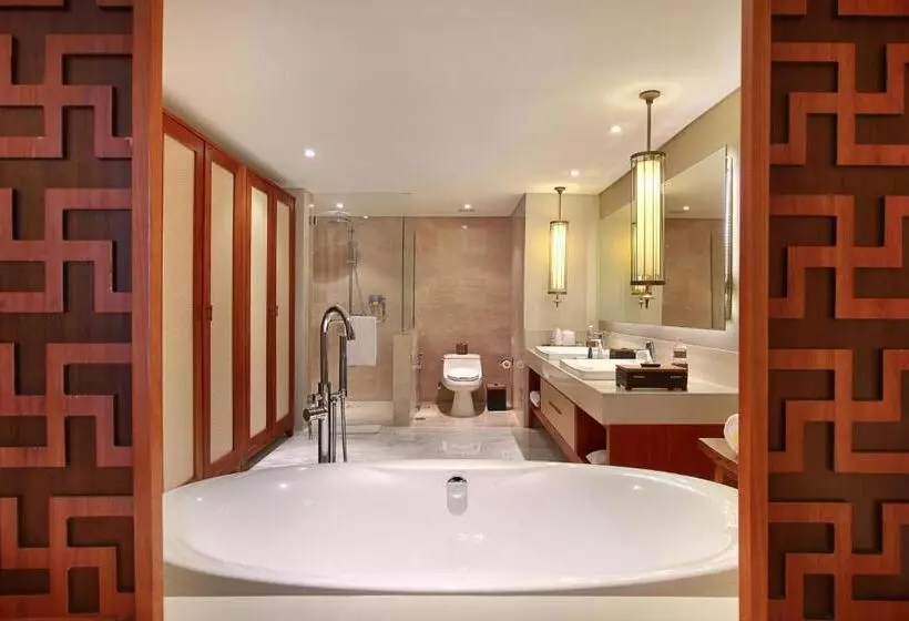 سوئیت خانواده 2 خوابه, The Bandha Hotel & Suites