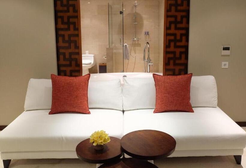 جناح جونيور, The Bandha Hotel & Suites