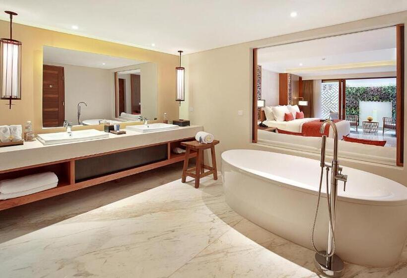 Полулюкс Одноместный с Террасой, The Bandha Hotel & Suites