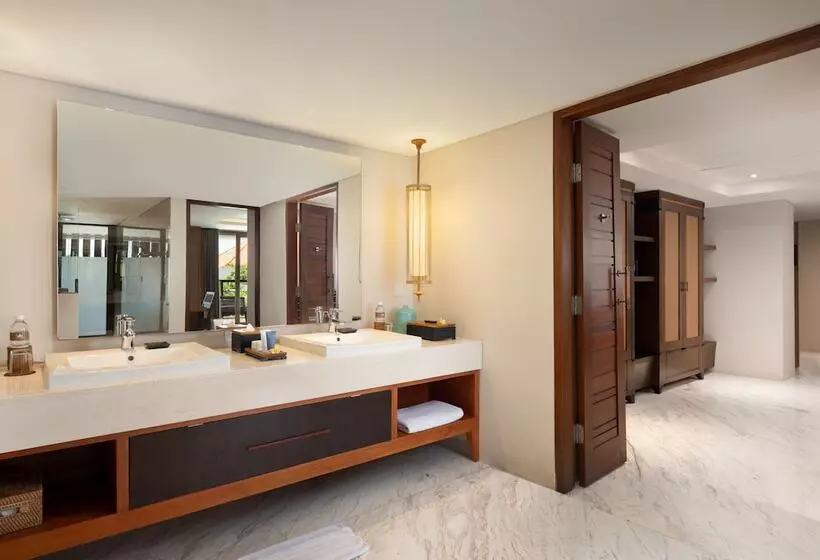 سوییت با چشم‌انداز دریا, The Bandha Hotel & Suites