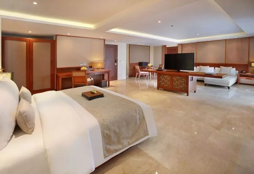 اتاق لوکس سه تخته, The Bandha Hotel & Suites