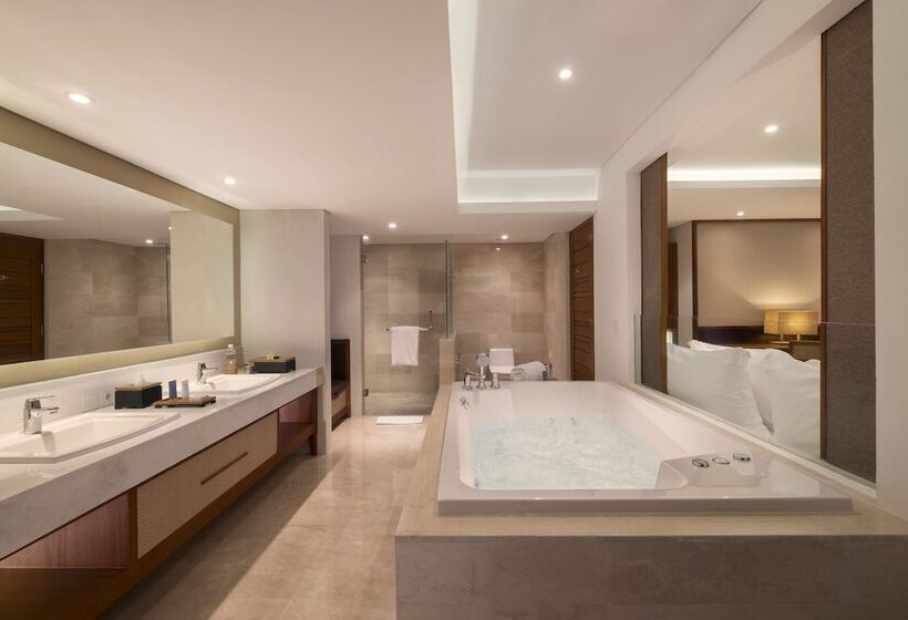 اتاق لوکس سه تخته, The Bandha Hotel & Suites