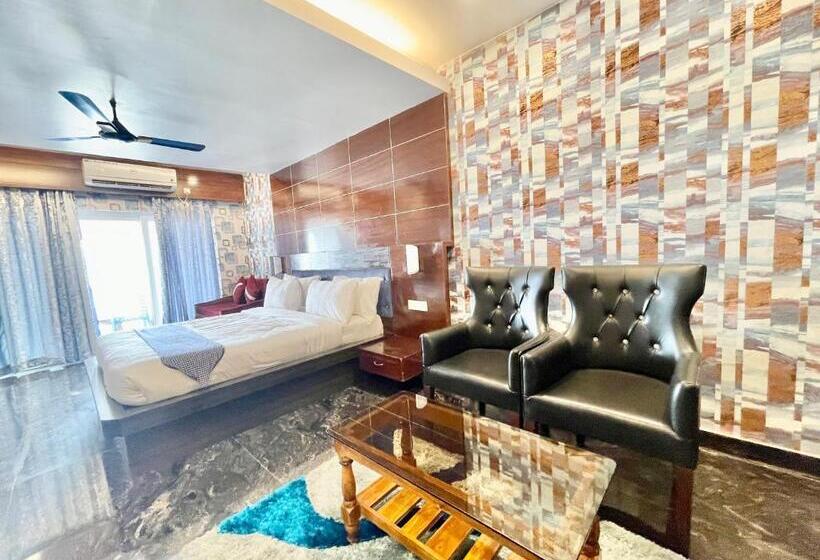 اتاق لوکس, Sunny Vijoya