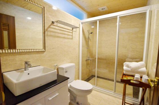 اتاق استاندارد چهار تخته, 蔚藍白鷺民宿