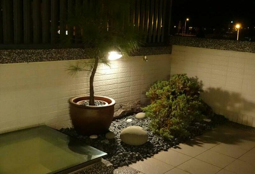 اتاق استاندارد چهار تخته, 蔚藍白鷺民宿