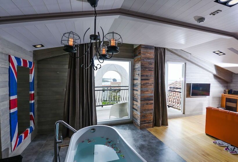 Standardzimmer Doppelbett Meerblick, Kenting 4 Sisters Villa