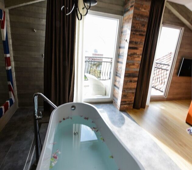 Standardzimmer Doppelbett Meerblick, Kenting 4 Sisters Villa