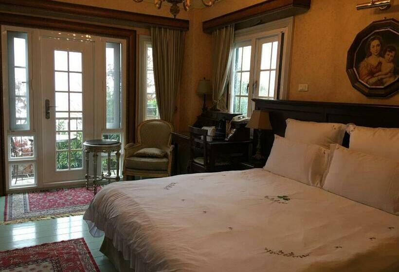 اتاق استاندارد سه نفره, Shangrila Music Villa