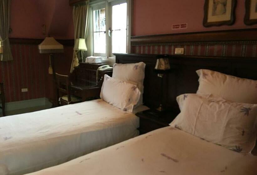 اتاق استاندارد سه نفره, Shangrila Music Villa