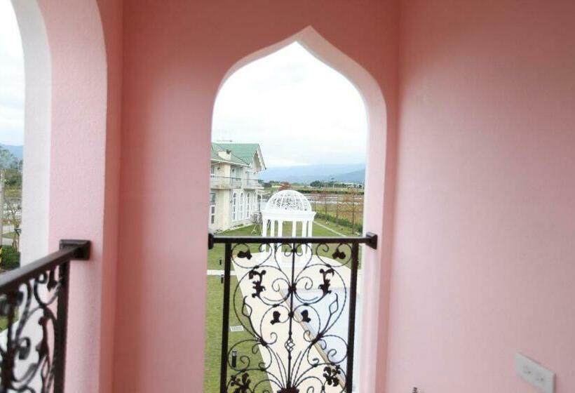 اتاق استاندارد با تخت بزرگ, Sigma Castle