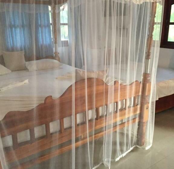 基本三人间, Damith Guest House