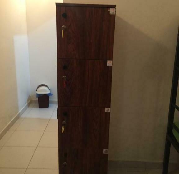 共用房间的床, Damith Guest House