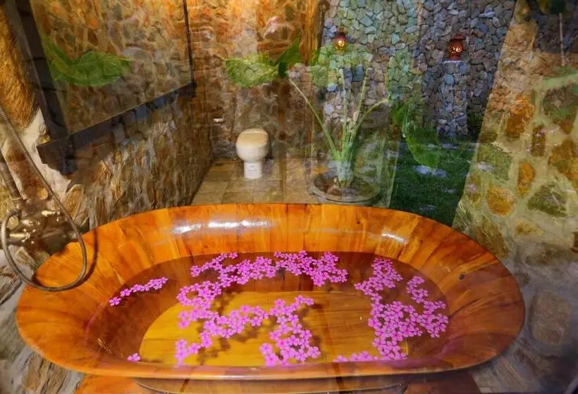 اتاق لوکس با چشم‌انداز, Mai Chau Ecolodge