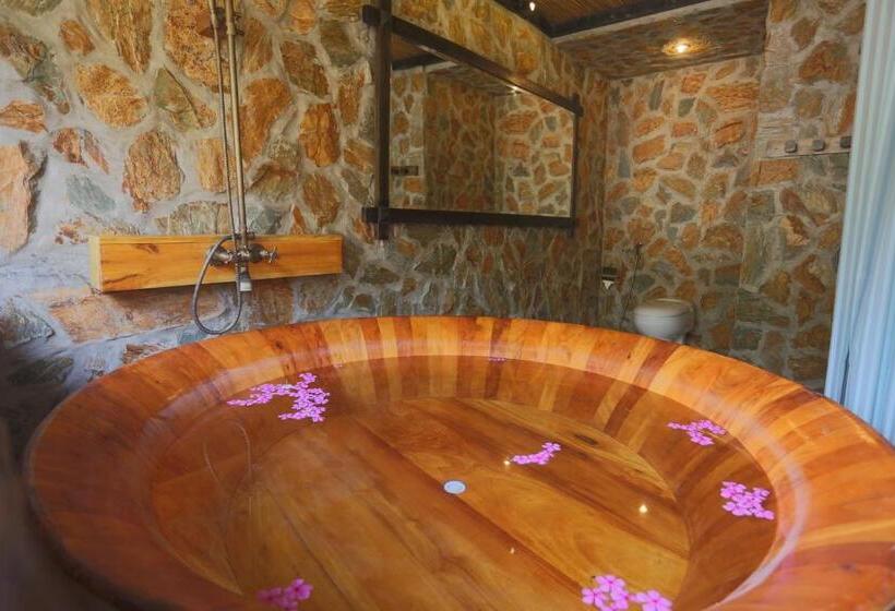 سوئیت با چشم‌انداز, Mai Chau Ecolodge