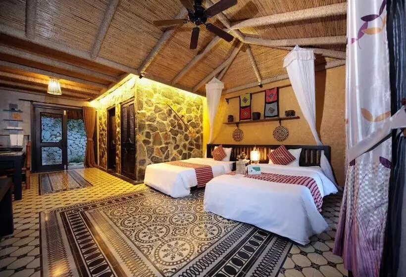 اتاق خانوادگی تودرتو, Mai Chau Ecolodge