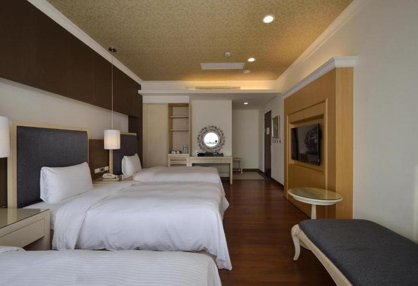 اتاق استاندارد سه نفره, Modern Puli