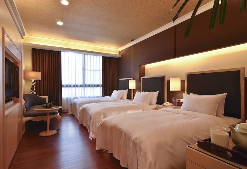 اتاق استاندارد سه نفره, Modern Puli