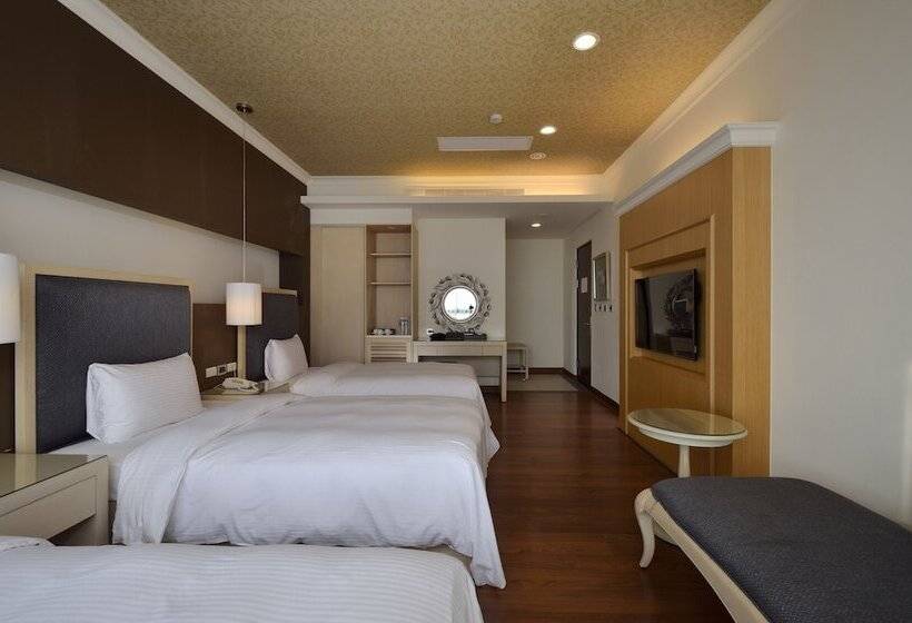 اتاق استاندارد سه نفره, Modern Puli