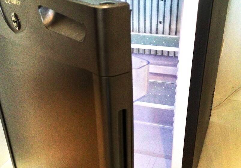 اتاق استاندارد سه نفره, Modern Puli