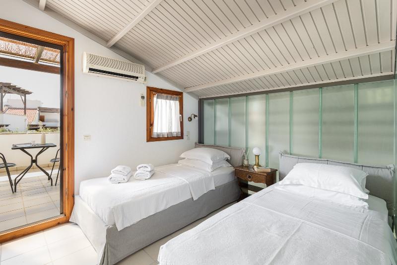 اتاق کلاس بیزنس, Modern Puli