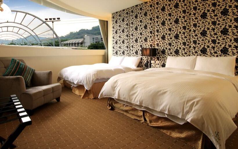 اتاق خانوادگی, Mountain Fish Water