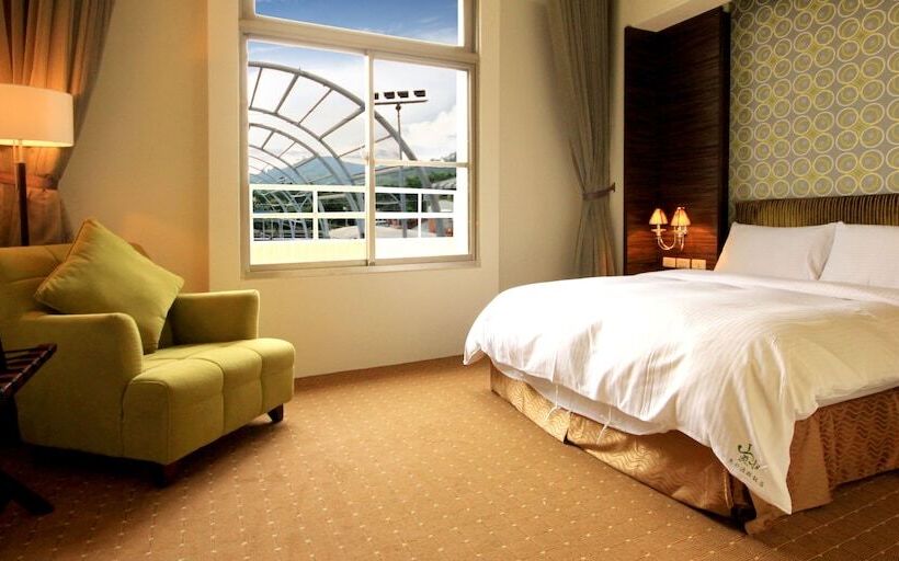 اتاق خانوادگی, Mountain Fish Water