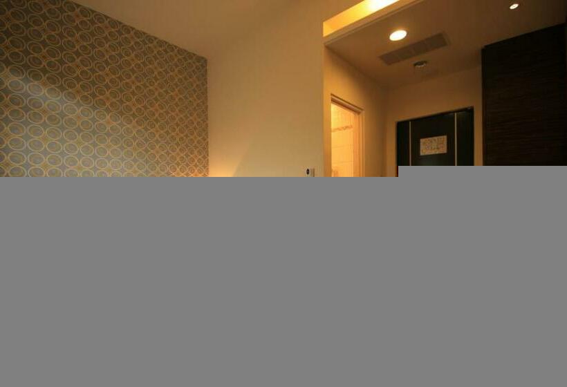 اتاق لوکس, Mountain Fish Water