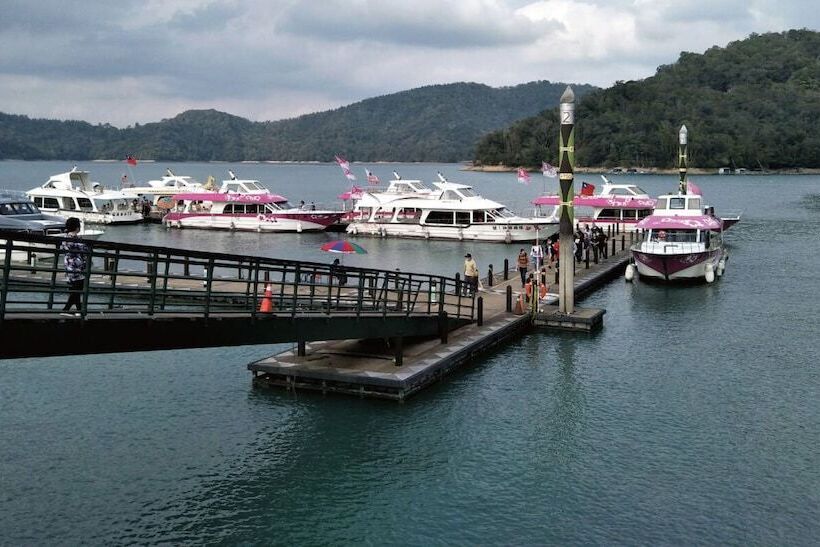 اتاق لوکس, Mountain Fish Water