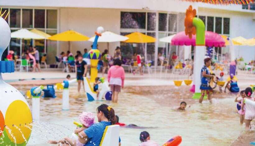 اتاق خانوادگی, Mountain Fish Water