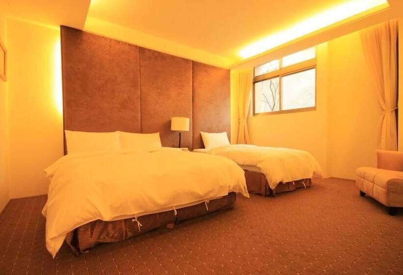 اتاق خانوادگی, Mountain Fish Water