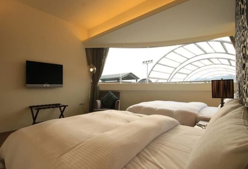 اتاق خانوادگی, Mountain Fish Water