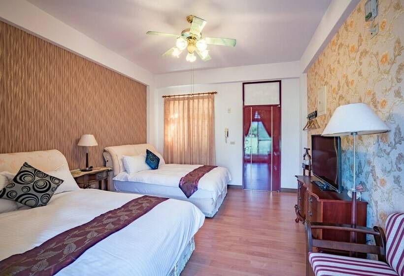 اتاق استاندارد چهار تخته, Hualien Travel