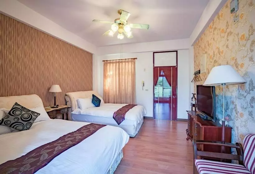اتاق استاندارد چهار تخته, Hualien Travel