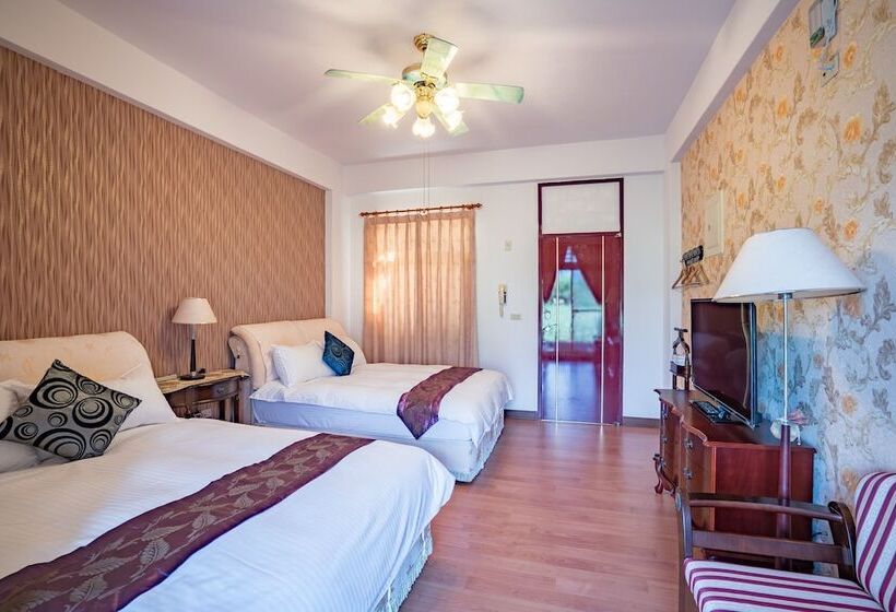 اتاق استاندارد چهار تخته, Hualien Travel