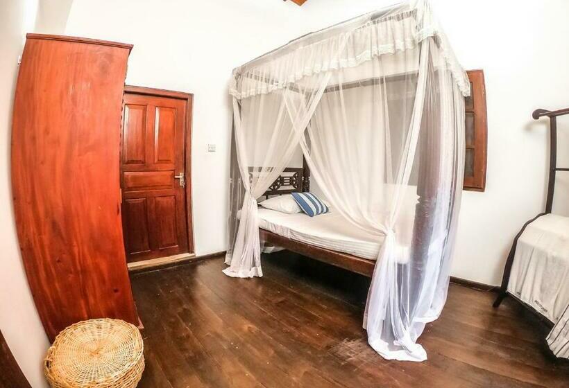 جناح مزوَّد بشرفة, Araliya Garden