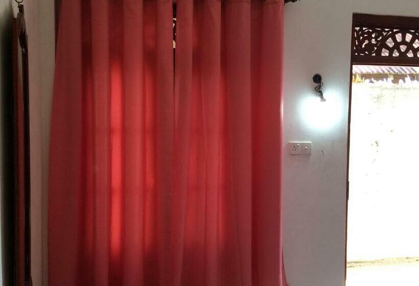 패밀리 룸, Sun Rest Mirissa