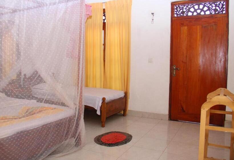 패밀리 룸, Sun Rest Mirissa