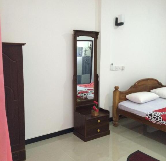 패밀리 룸, Sun Rest Mirissa