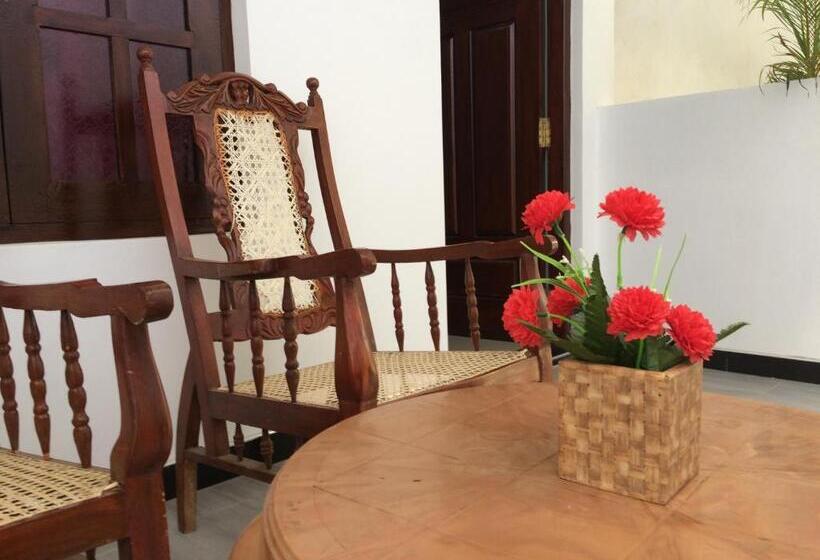 패밀리 룸, Sun Rest Mirissa