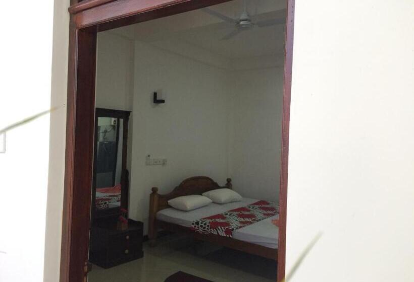 패밀리 룸, Sun Rest Mirissa