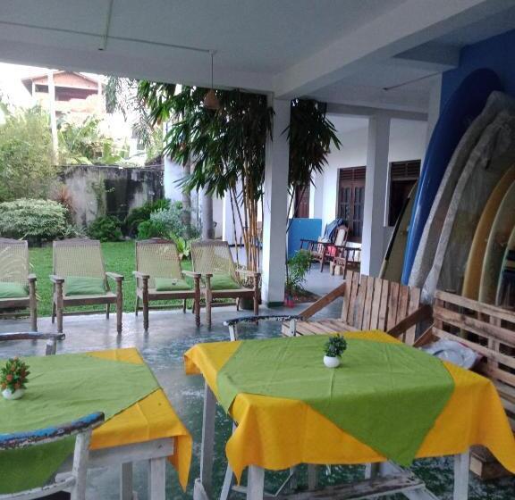 패밀리 룸, Sun Rest Mirissa