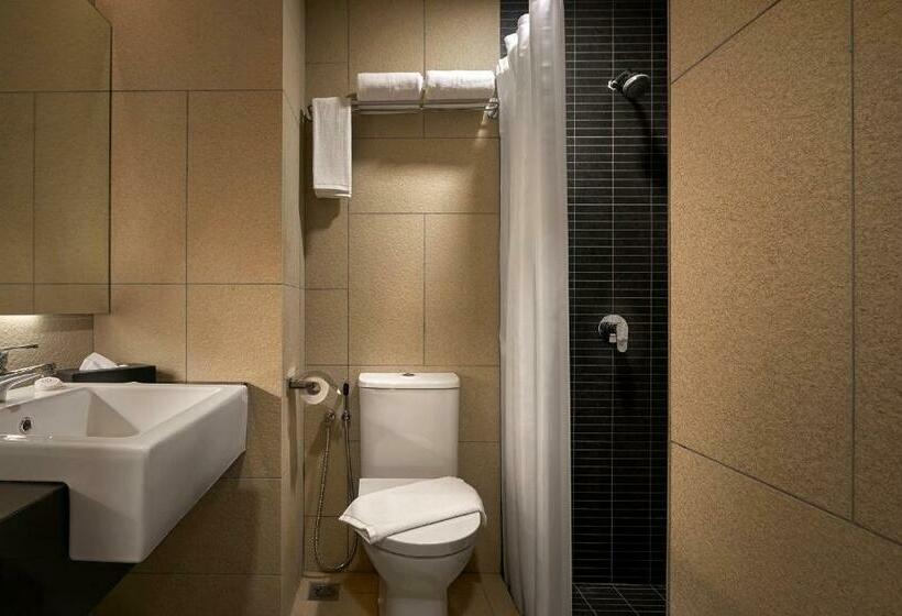 חדר דחוקס עם מיטת קינג, U Hotel Penang