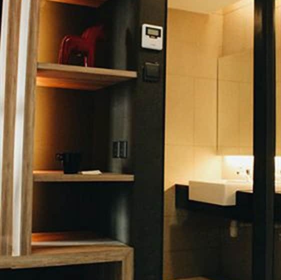 חדר דחוקס עם מיטת קינג, U Hotel Penang