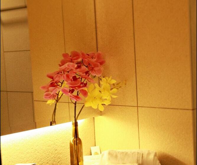 חדר דחוקס עם מיטת קינג, U Hotel Penang