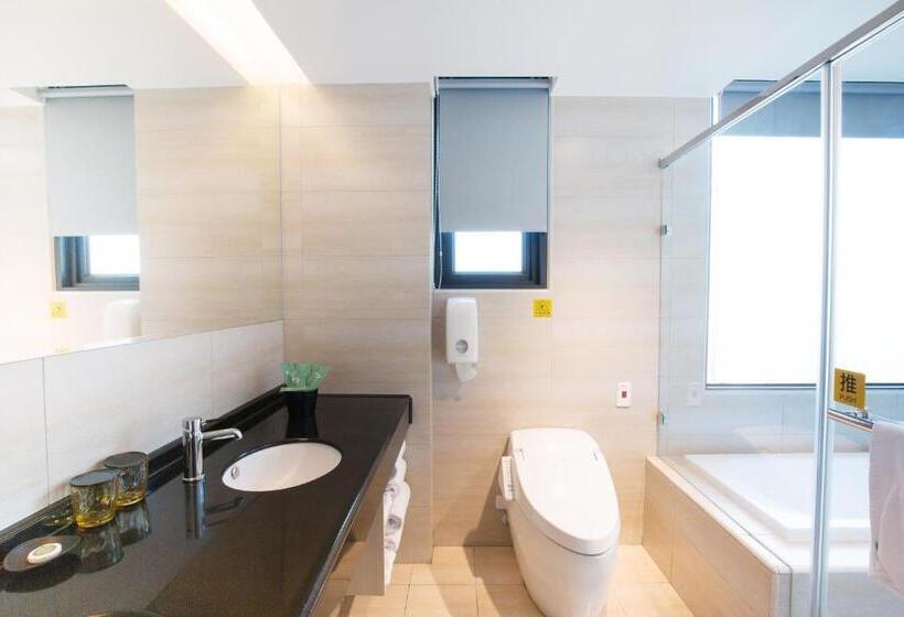 Suite Prezidențial, Liyaou