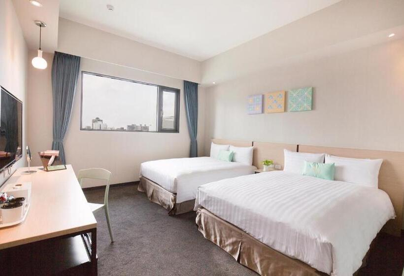 Economy Quadruple Room, Liyaou