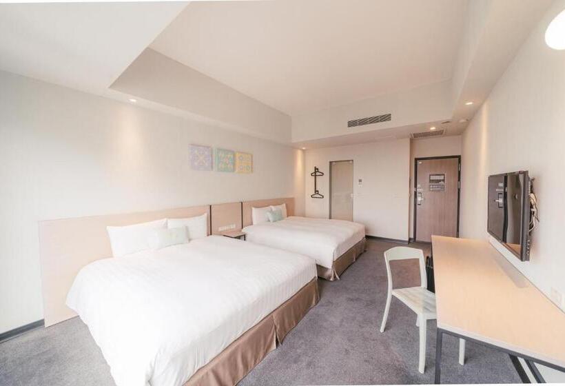 Suite Familiar, Liyaou